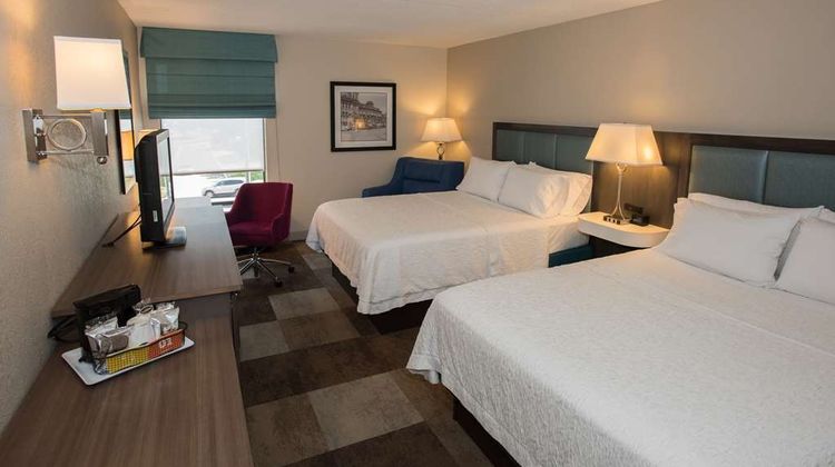 Hampton Inn Wooster Room