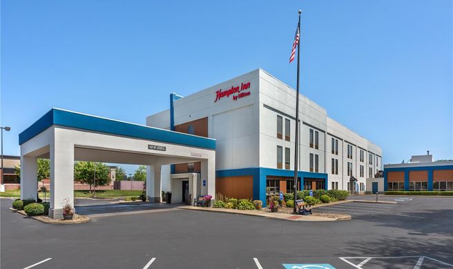 Hampton Inn Wooster Exterior