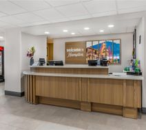 Hampton Inn Wooster Lobby