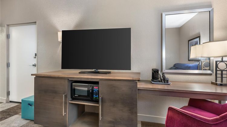 Hampton Inn Wooster Room