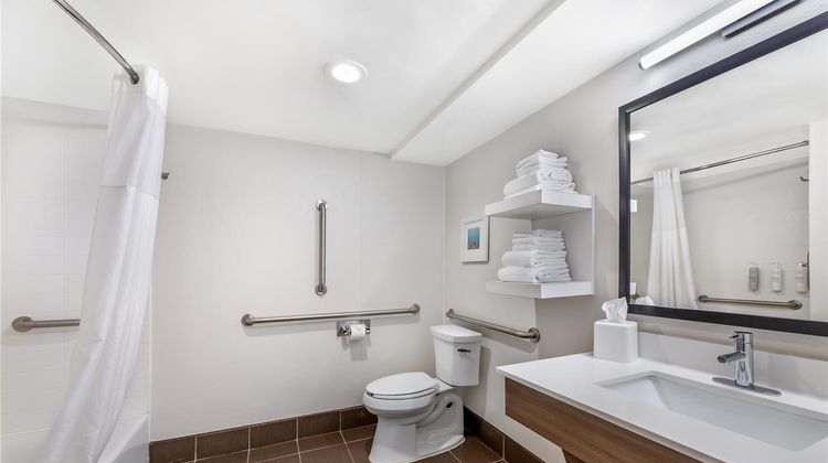 Hampton Inn Wooster Room