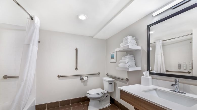 <b>Hampton Inn Wooster Room</b>. Images powered by <a href="https://iceportal.shijigroup.com/" title="IcePortal" target="_blank">IcePortal</a>.