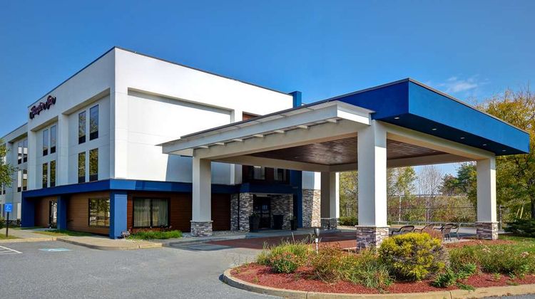 Hampton Inn White River Junction Exterior