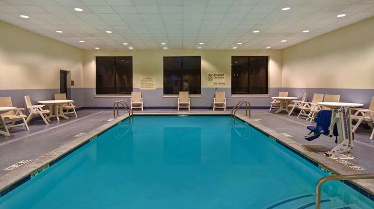 Hampton Inn White River Junction Pool