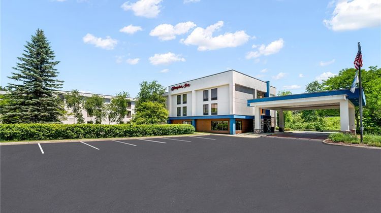 Hampton Inn White River Junction Exterior