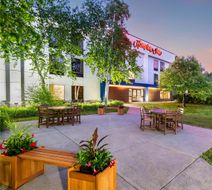 Hampton Inn White River Junction Exterior