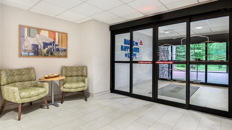 Hampton Inn White River Junction Lobby
