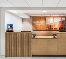 Hampton Inn White River Junction Lobby