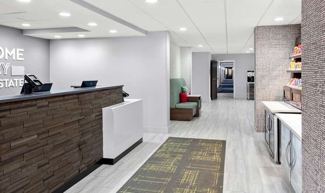 Hampton Inn Washington Lobby