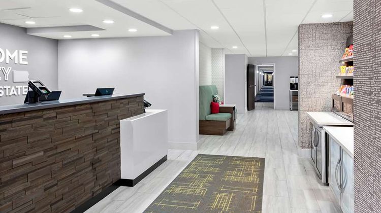 Hampton Inn Washington Lobby