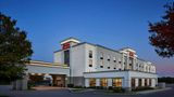 Hampton Inn & Suites New Haven Exterior