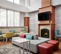 Hampton Inn & Suites New Haven Lobby