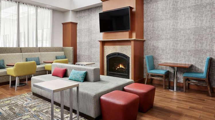 Hampton Inn & Suites New Haven Lobby