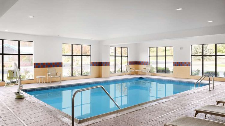 Hampton Inn & Suites New Haven Pool