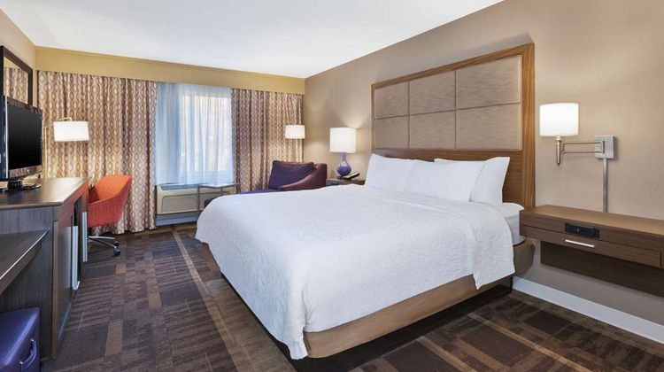 Hampton Inn Waterbury Room