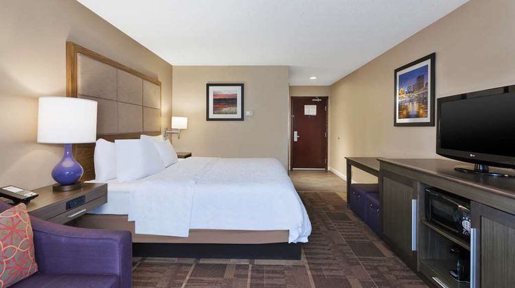 Hampton Inn Waterbury Room