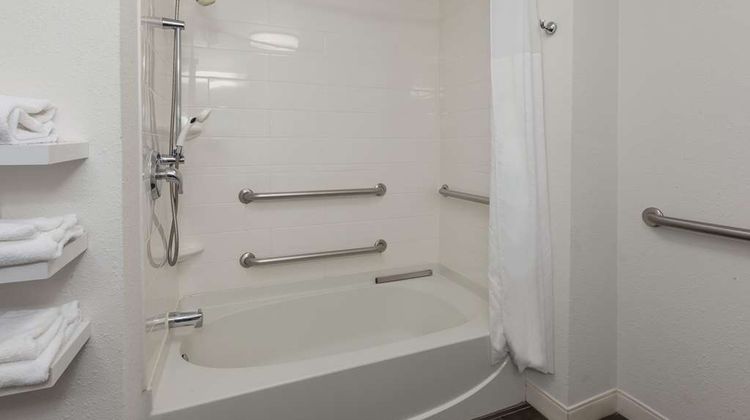 Hampton Inn Waterbury Room