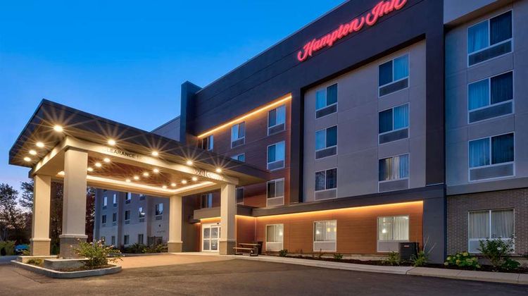 Hampton Inn Waterbury Exterior