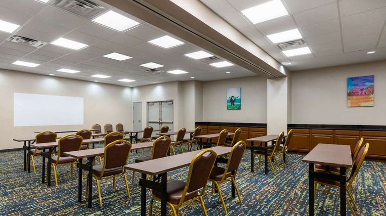 <b>Hampton Inn & Suites Woodward Meeting</b>. Images powered by <a href="https://iceportal.shijigroup.com/" title="IcePortal" target="_blank">IcePortal</a>.
