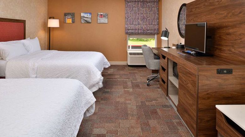 <b>Hampton Inn Wytheville Room</b>. Images powered by <a href="https://iceportal.shijigroup.com/" title="IcePortal" target="_blank">IcePortal</a>.