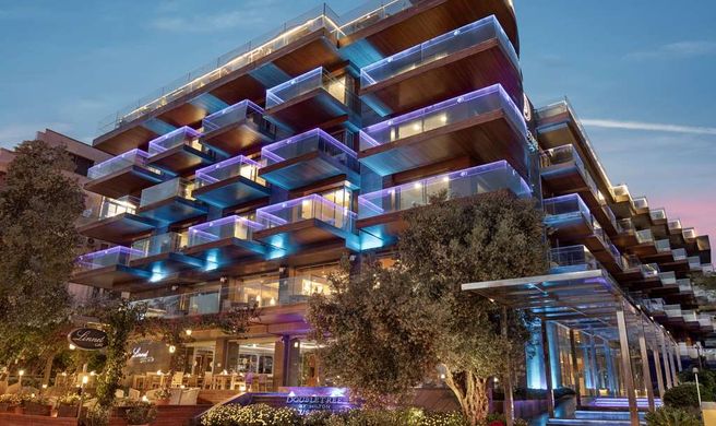 DoubleTree by Hilton Hotel Kusadasi Exterior
