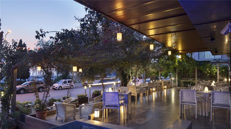 DoubleTree by Hilton Hotel Kusadasi Restaurant