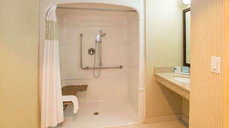 <b>Hampton Inn Oakville - Mississauga Room</b>. Images powered by <a href="https://iceportal.shijigroup.com/" title="IcePortal" target="_blank">IcePortal</a>.