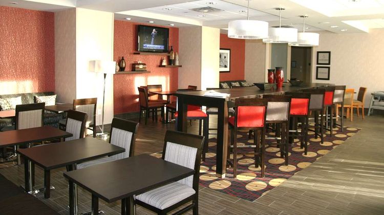 Hampton Inn by Hilton Fort Saskatchewan Lobby