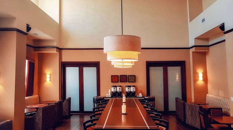 Hampton Inn Edmonton Airport Restaurant