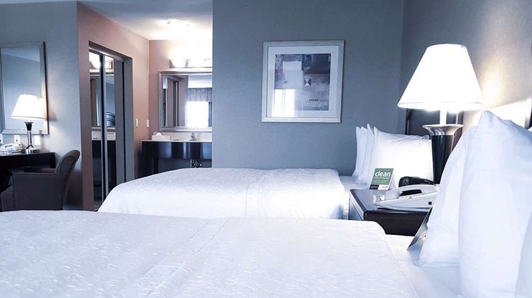 Hampton Inn Edmonton Airport Room