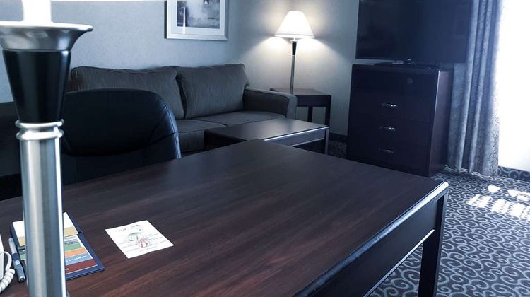 Hampton Inn Edmonton Airport Room