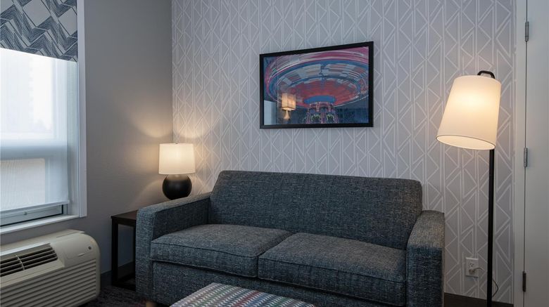 <b>Home2 Suites by Hilton West Edmonton Room</b>. Images powered by <a href="https://iceportal.shijigroup.com/" title="IcePortal" target="_blank">IcePortal</a>.