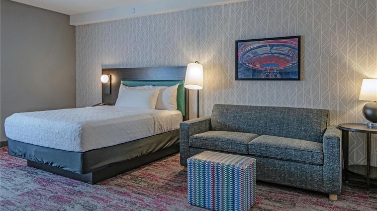 Home2 Suites by Hilton West Edmonton Room