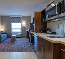 Home2 Suites by Hilton West Edmonton Room