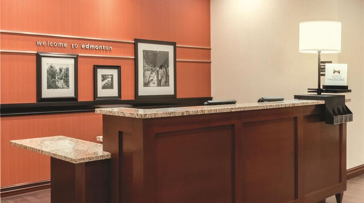 Hampton Inn Edmonton South Lobby