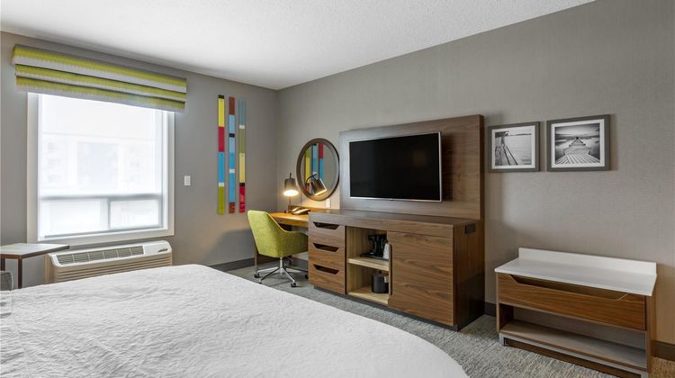 Hampton Inn & Suites West Room