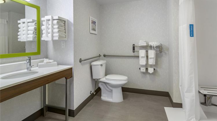 Hampton Inn & Suites West Room