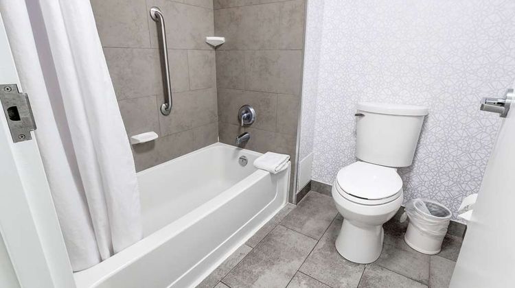 Hampton Inn & Suites Brantford Room