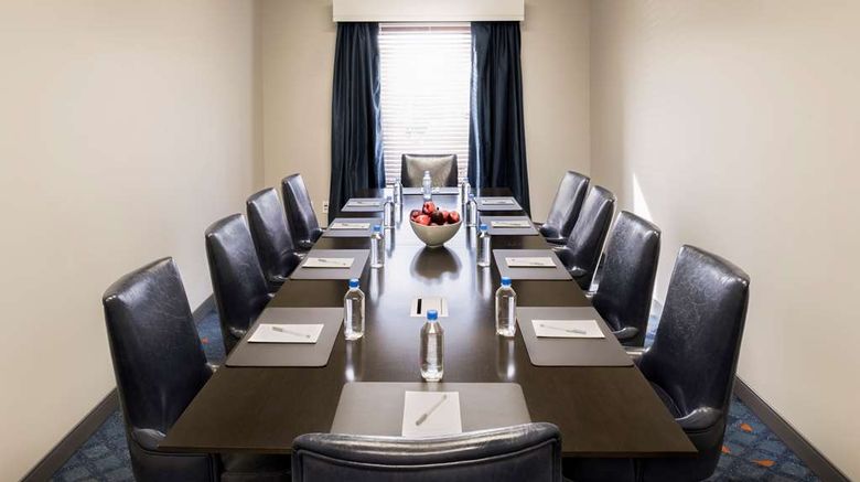 <b>Hampton Inn & Suites Halifax - Dartmouth Meeting</b>. Images powered by <a href="https://iceportal.shijigroup.com/" title="IcePortal" target="_blank">IcePortal</a>.