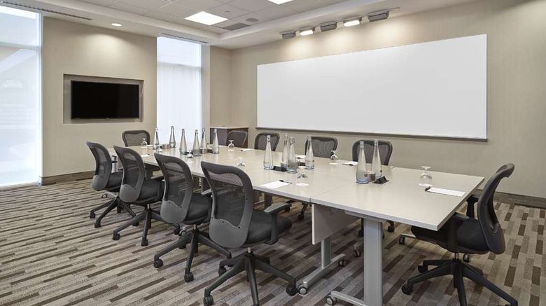 <b>Hampton Inn by Hilton Halifax Downtown Meeting</b>. Images powered by <a href="https://iceportal.shijigroup.com/" title="IcePortal" target="_blank">IcePortal</a>.