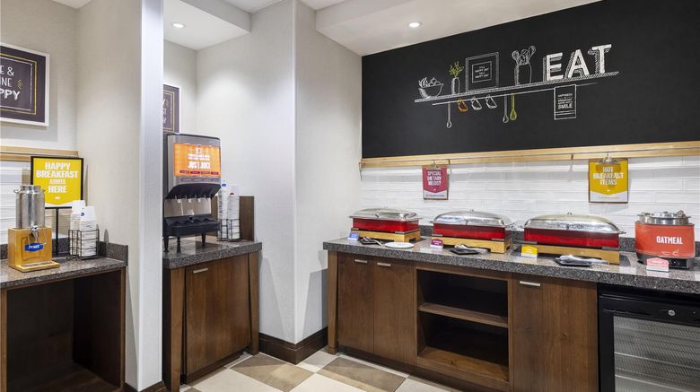 <b>Hampton Inn by Hilton Halifax Downtown Restaurant</b>. Images powered by <a href="https://iceportal.shijigroup.com/" title="IcePortal" target="_blank">IcePortal</a>.