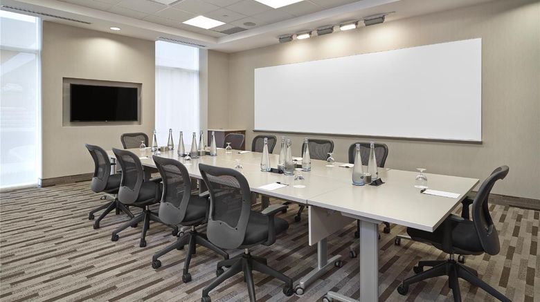 <b>Hampton Inn by Hilton Halifax Downtown Meeting</b>. Images powered by <a href="https://iceportal.shijigroup.com/" title="IcePortal" target="_blank">IcePortal</a>.