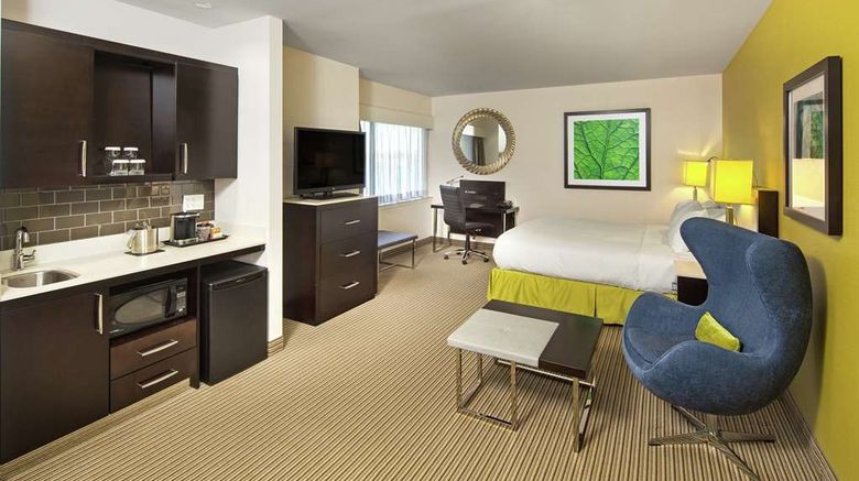 <b>The Hollis Halifax-a DoubleTree Suites Room</b>. Images powered by <a href="https://iceportal.shijigroup.com/" title="IcePortal" target="_blank">IcePortal</a>.