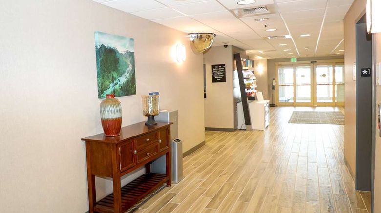 <b>Hampton Inn Ellensburg Lobby</b>. Images powered by <a href="https://iceportal.shijigroup.com/" title="IcePortal" target="_blank">IcePortal</a>.