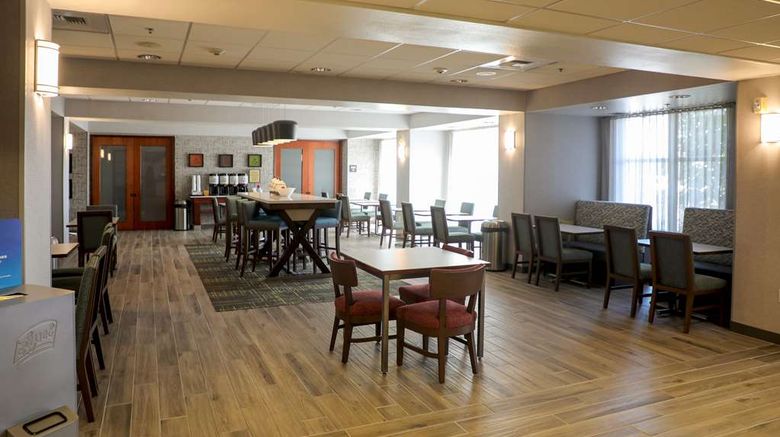 <b>Hampton Inn Ellensburg Lobby</b>. Images powered by <a href="https://iceportal.shijigroup.com/" title="IcePortal" target="_blank">IcePortal</a>.