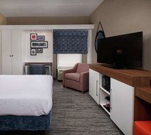 Hampton Inn Youngstown I-80 West Room