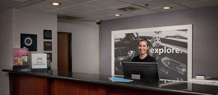 Hampton Inn Youngstown I-80 West Lobby