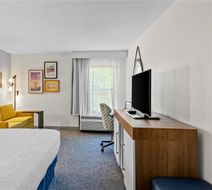 Hampton Inn Youngstown I-80 West Room