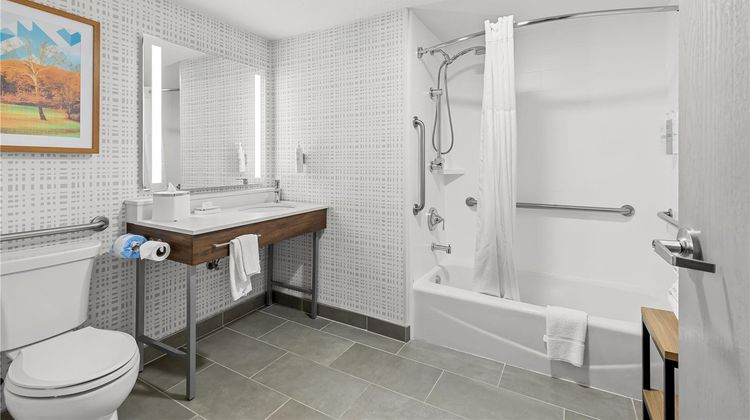 Hampton Inn Youngstown I-80 West Room