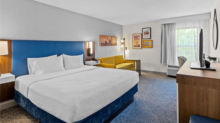 Hampton Inn Youngstown I-80 West Room